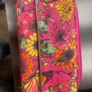 Sakroots Smartphone Crossbody wallet